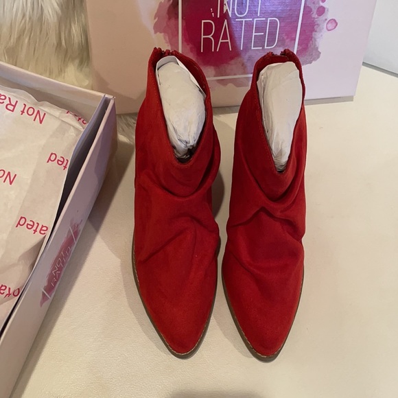 NIB (7) NOT RATED red faux suede pointed booties zip slouchy 3” stack heel pixie - Picture 6 of 13